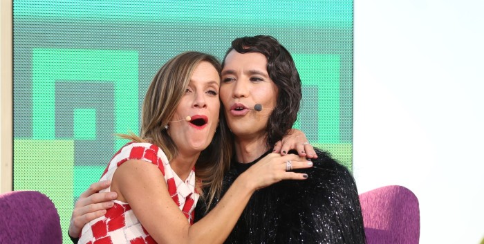 ¿Un pijama? Último look de Di Mondo en 'La Movida' generó críticas divididas