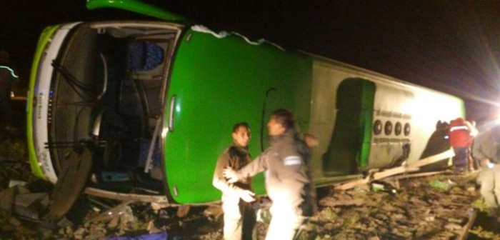 19 muertos tras accidente de bus que viajaba desde Argentina hacia Chile