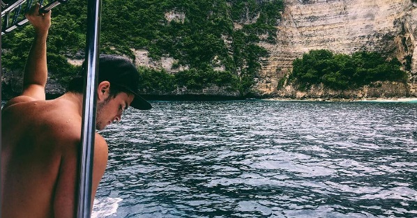 Peligroso salto a una piscina de Augusto Schuster dividió a sus fanáticos