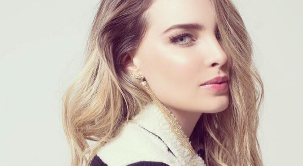 Belinda revoluciona Instagram con sensual foto en traje de baño con transparencia