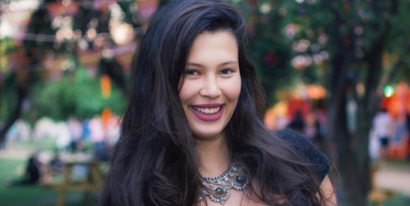 Michelle Carvalho luce sensual desnudo para revista Viernes