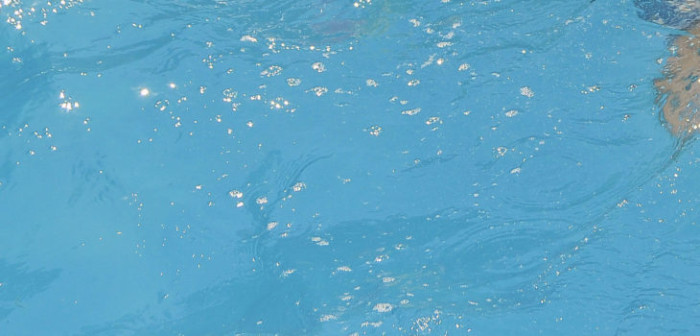 Pequeña de un año muere ahogada en su patio en Lampa