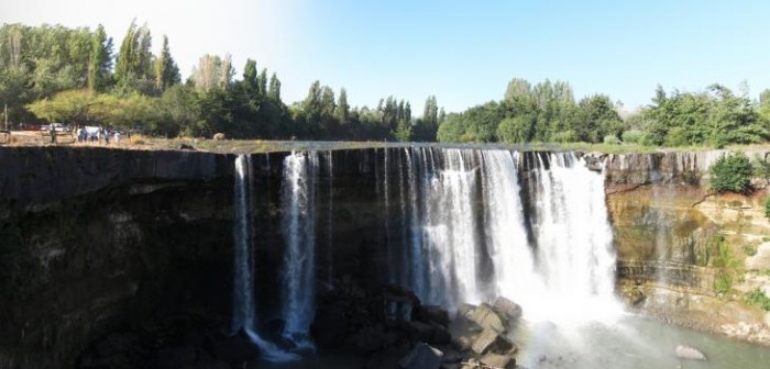 Otra tragedia en Salto del Laja: Bomberos rescata cuerpo de mujer que cayó cerca de cascada