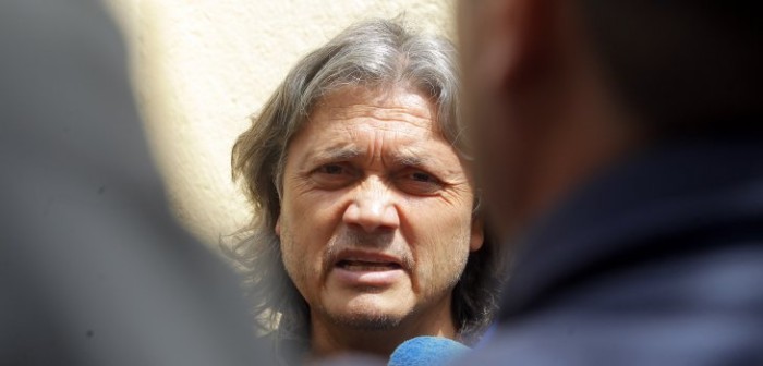 Senador Navarro se accidenta en Ecuador y debe ser hospitalizado en Quito