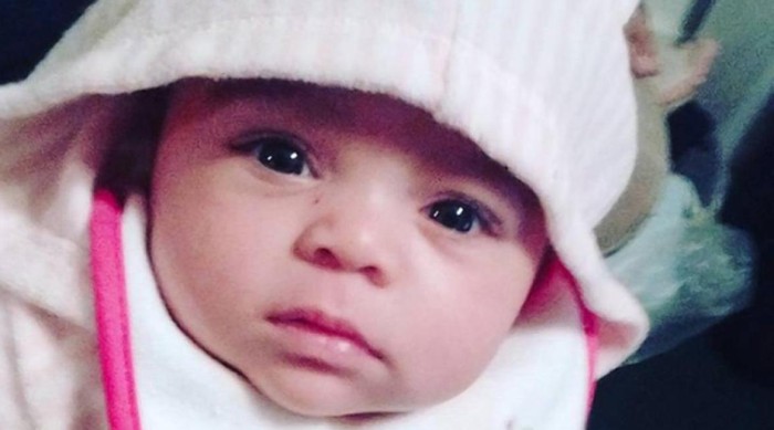 Bebé recién nacida murió de hambre después de que sus padres fallecieran por sobredosis