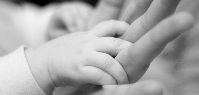 Padre se tatuó la misma cicatriz de su hijo para recordarle que nunca estará solo