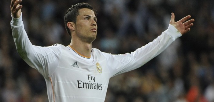 Cristiano Ronaldo fue homenajeado con una escultura que desató ola de memes