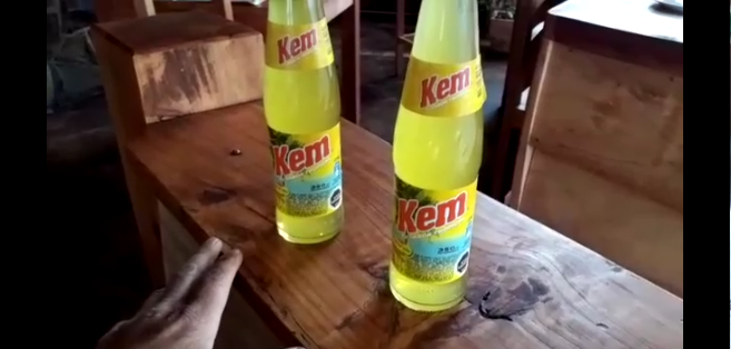 Denuncian presencia de gusanos en bebidas distribuidas por CCU en La Araucanía