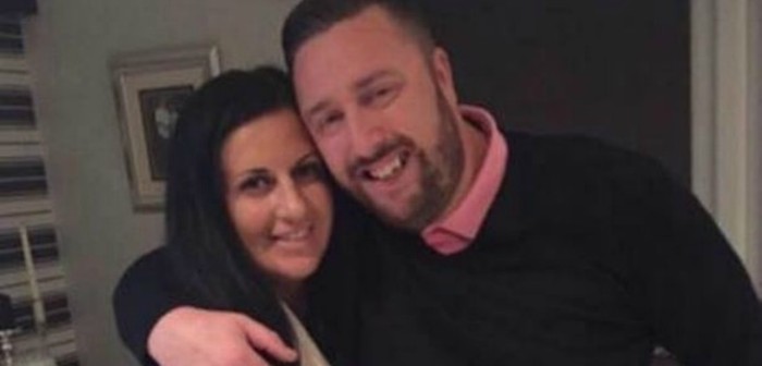 Mujer se molestó al encontrar desubicada nota en la tumba de su madre: inesperado