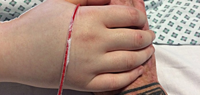 Padre comparte el 'último adiós' de su hija tras quitarse la vida a causa del bullying