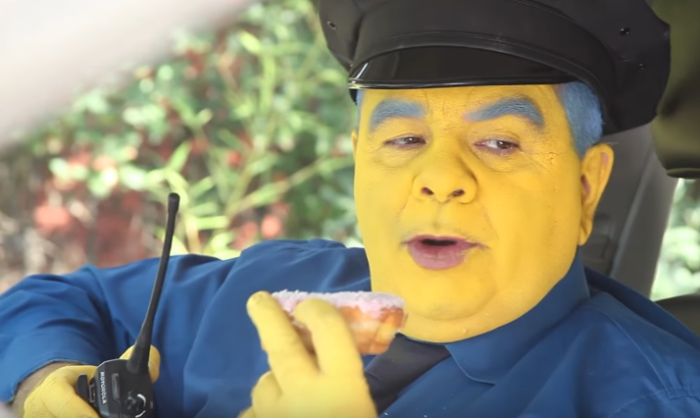 ¡Si es igualito! Aldo Schiappacasse se disfraza como popular personaje de Los Simpson