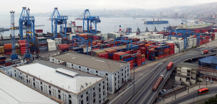 Trabajador falleció en puerto de Valparaíso tras ser alcanzado por grúa RTG