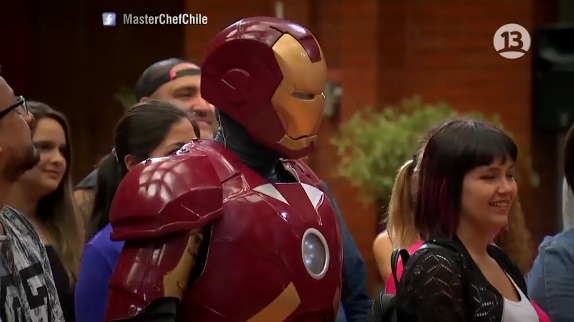 El loco disfraz de participante de 