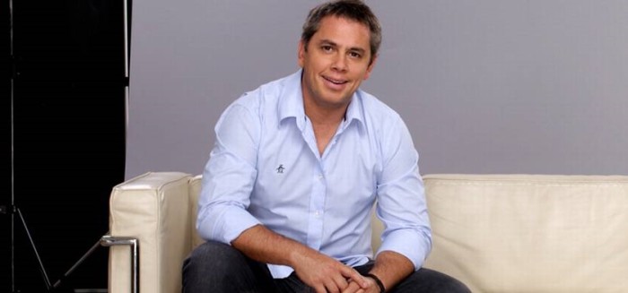 Viñuela escogió a expolola y rostro de televisión como madrina de su hijo Tomás