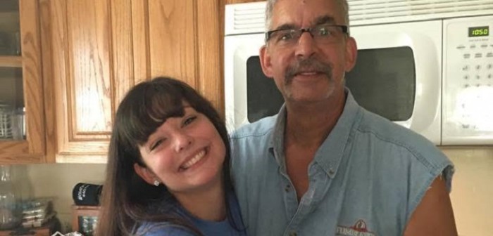 Hija reivindica a los padres solteros con un conmovedor mensaje en Facebook