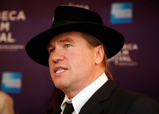 El intérprete de Batman, Val Kilmer, reconoce que está luchando contra el cáncer