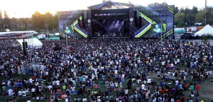 De Kel Calderón a Vale Ortega: los looks de famosos que marcaron 2° día de Lollapalooza