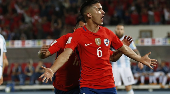 Inter de Porto Alegre oficializó el arribo de Felipe Gutiérrez