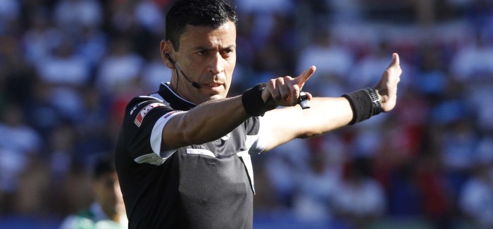 Roberto Tobar arbitrará el Superclásico en el Estadio Nacional