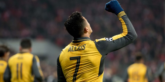Alexis marcó golazo de tiro libre en triunfo del Arsenal sobre Middlesbrough
