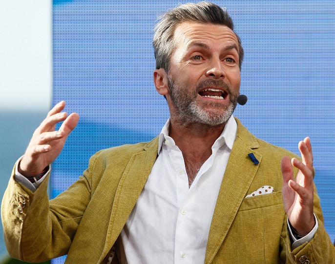 Cristián Sánchez reveló la 'dolorosa' reacción de su madre tras verlo desnudo en el diario