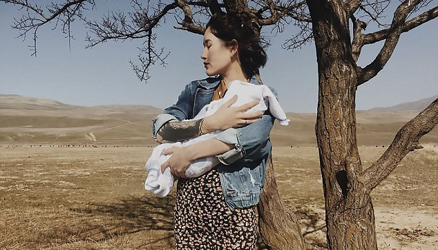 Hija menor del Presidente de Kirguistán causa polémica tras publicar 'atrevidas' fotos