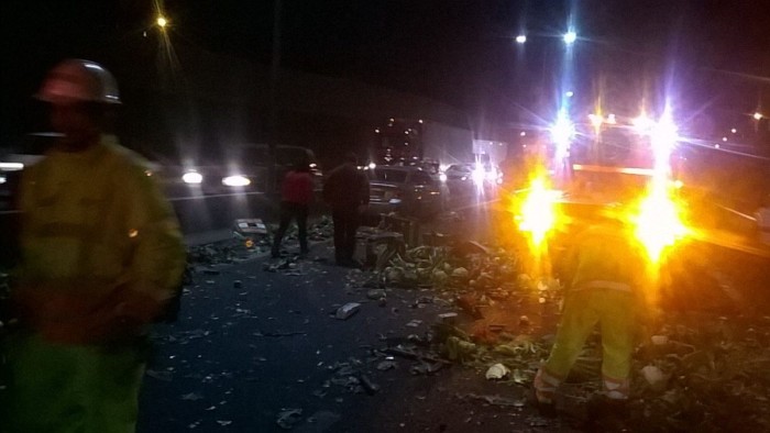 Colisión genera gran congestión en el acceso sur a Santiago: hay un carabinero lesionado