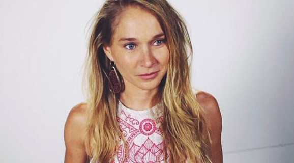 Actriz Constanza Mackenna compartió fotografía de su niñez: tiene la misma cara