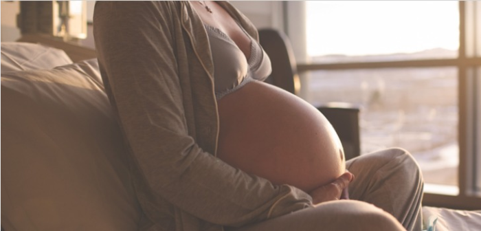 Despedida de una madre con su hija se hace viral antes de dar a luz por segunda vez