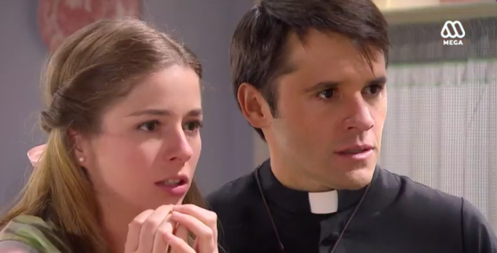 Perdona Nuestros Pecados: Padre Reynaldo y María Elsa fueron sorprendidos besándose