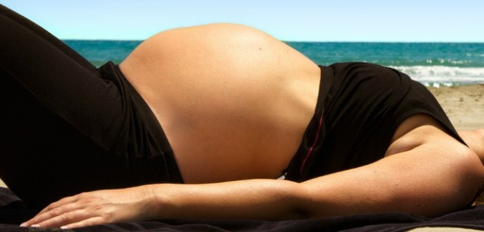 Así luce joven embarazada que decidió dar a luz completamente maquillada