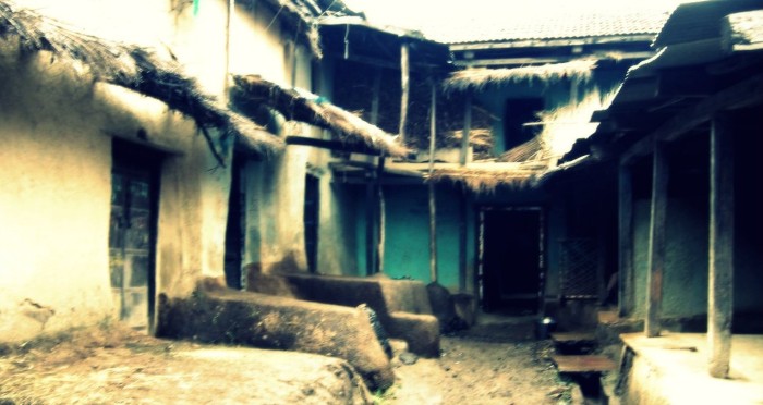 India: hallan cuerpo de niña desaparecida bajo la cama de vecino que ayudó en la búsqueda