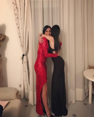 Flavia junto a Sharon, hermana de Tony | Instagram