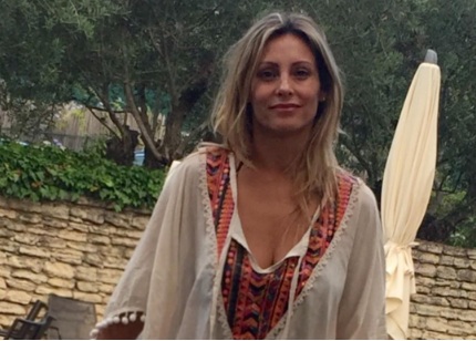 Carola Julio mostró la gran habilidad de su hijo con el popular 'desafío de la botella'