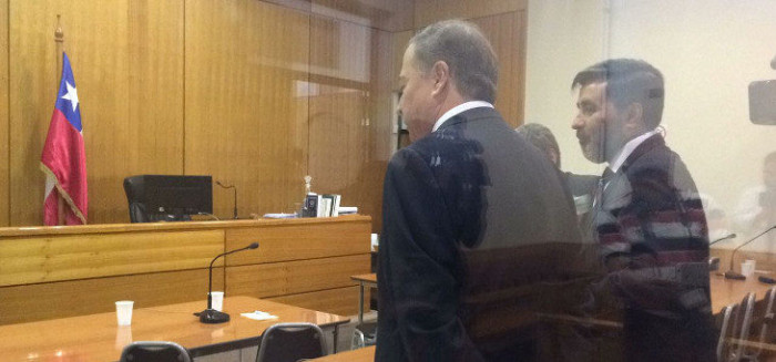 Justicia decreta prisión preventiva para 2 ejecutivos de CGE formalizados por incendios