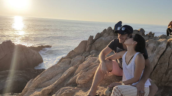 Cada día más grandes: Leandro Martínez derritió a seguidores con bella postal de trillizas