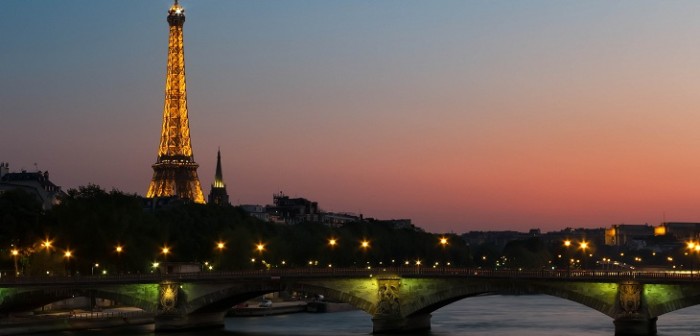 La foto captada tras el tiroteo en París que emociona a los cibernautas