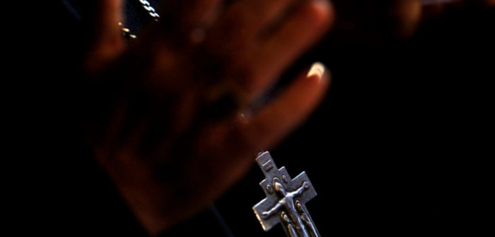 Exsacerdote es acusado de robarle 100 millones de euros a una abuela con alzheimer