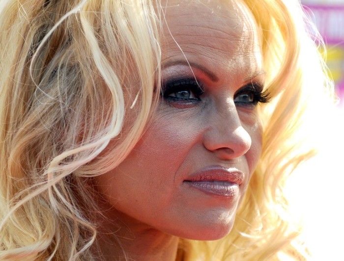 Sorprendente cambio físico de Pamela Anderson quedó en evidencia en Festival de Cannes