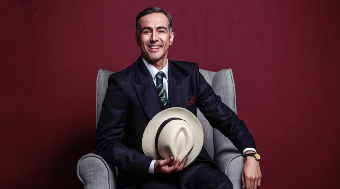 Actor de 'Perdona Nuestros Pecados' César Caillet saca suspiros con su trabajado físico