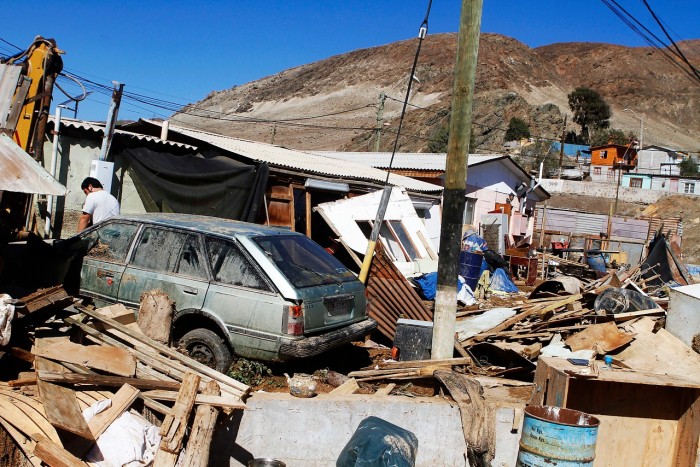 Onemi: 1.300 albergados y más de 600 personas aisladas tras paso de sistema frontal