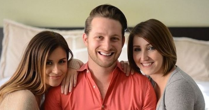 Hombre británico que vive con sus dos novias tendrá hijos con ambas