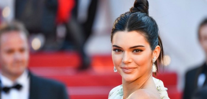Kendall Jenner se lució con 'extraño' crop top en alfombra rojas de Cannes