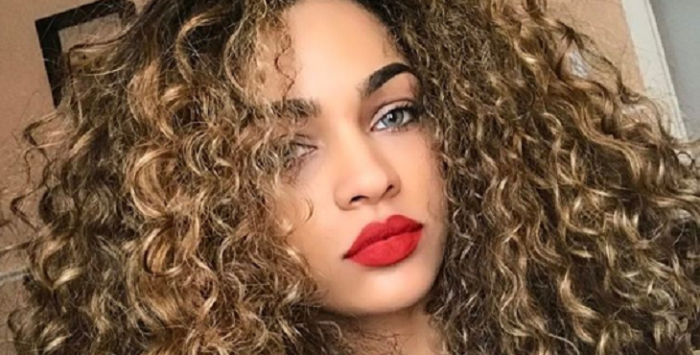 Joven inglesa asegura que no ha podido encontrar el amor por ser 'demasiado bella'