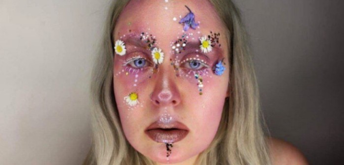 Bloguera propone innovadora y extravagante tendencia en maquillaje a base de flores