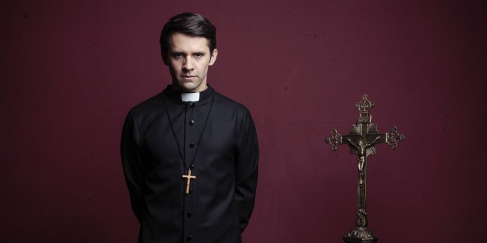 La frase del cura Reynaldo que causó amor/odio entre fans de Perdona Nuestros Pecados