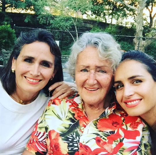 Fernanda, su madre y su abuela en la actualidad | Instagram