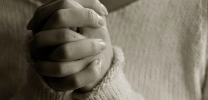 Joven quedó con terribles quemaduras de ácido en el rostro tras venganza de su padre