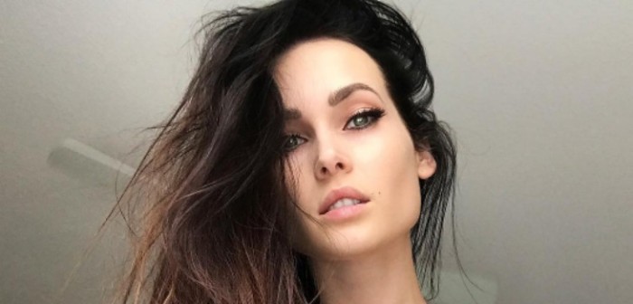 Modelo fue ofendida por sus seguidores tras preguntar inocentemente cómo lucía en redes