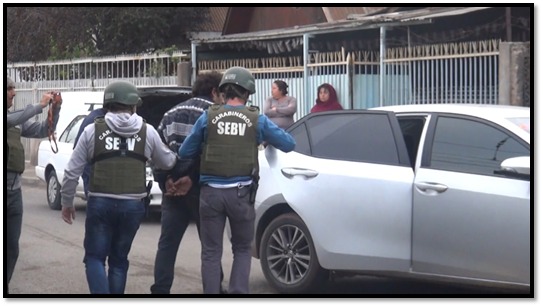 Detienen a sujeto acusado de violar por años a hija en la comuna de Colina